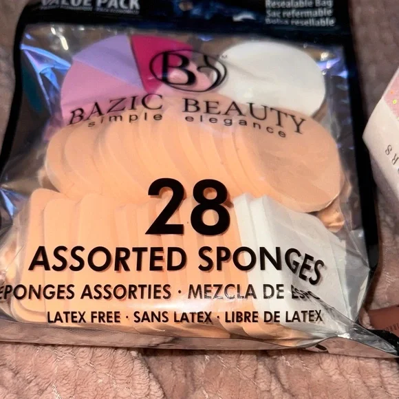 Beauty and Skincare Bundle with Sponges and Masks - Picture 4 of 8